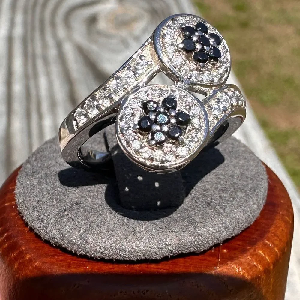 Elegant 925 Sterling Silver Black & White Diamond Ring – Size 7